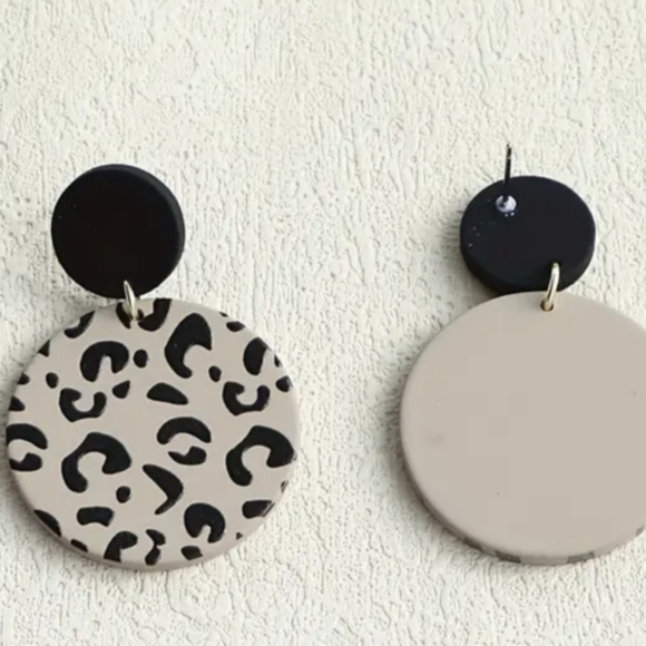 2/30$ Or 3/$35 Mobwife Leopard Print Black and Cream Stud Earrings-(#0265) - Picture 3 of 5